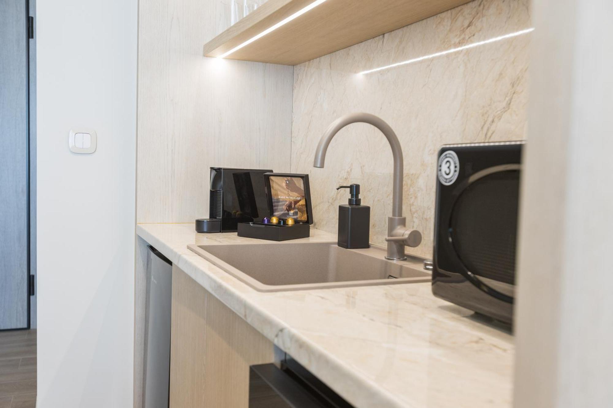 The Mediterranean Suites Piraeus Exterior photo