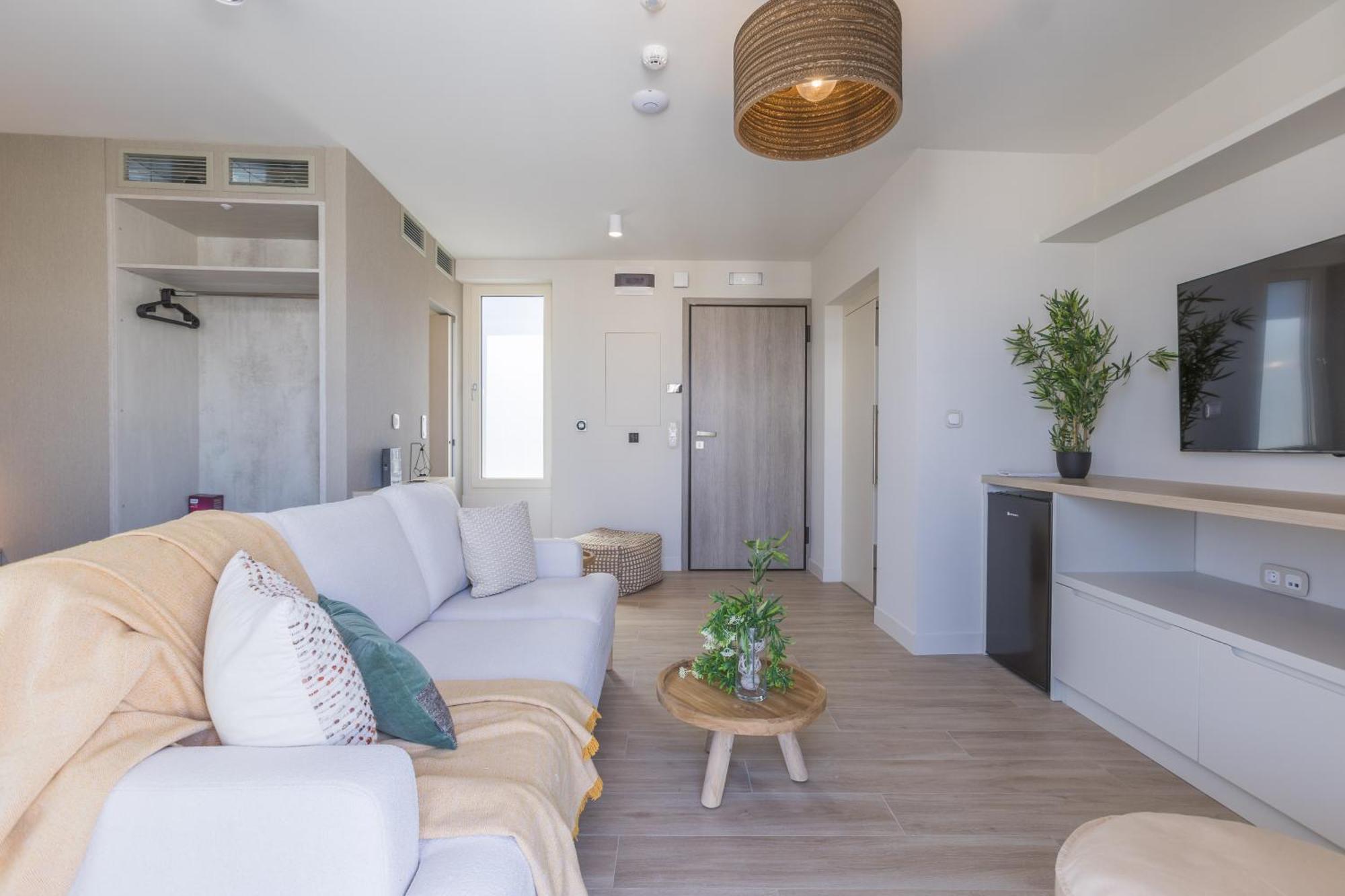 The Mediterranean Suites Piraeus Exterior photo