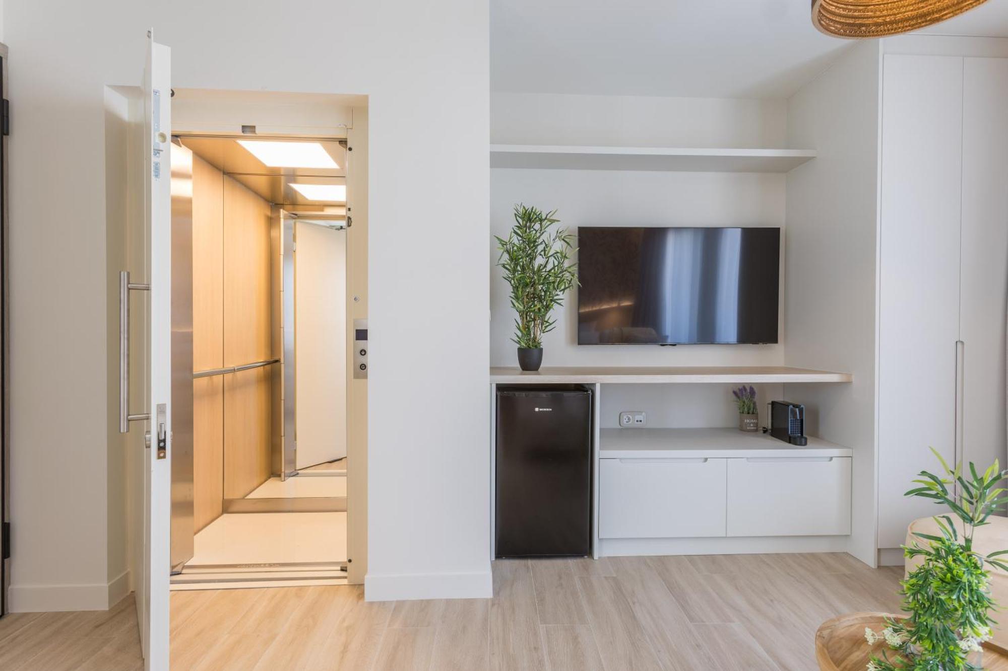 The Mediterranean Suites Piraeus Exterior photo