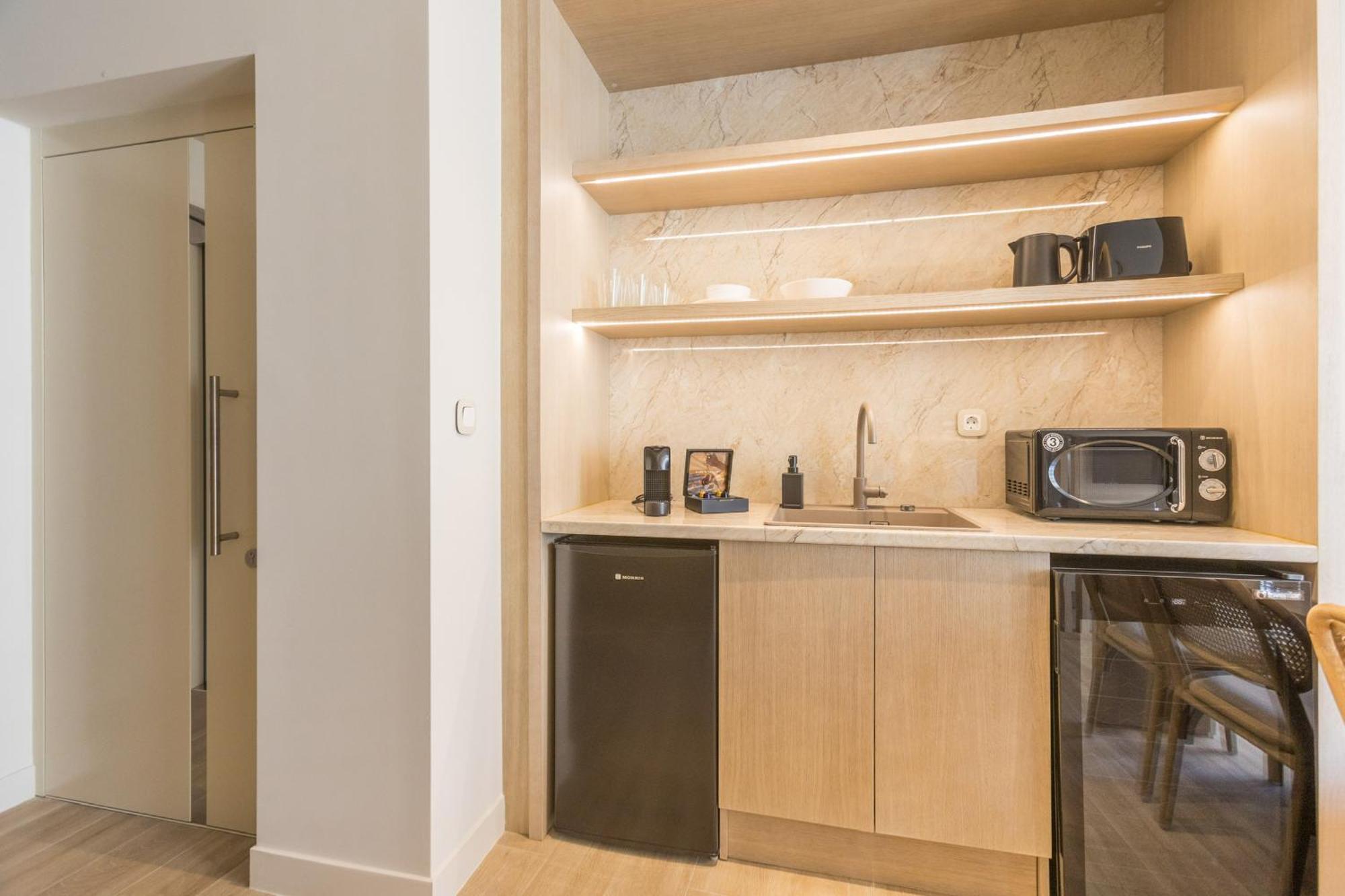The Mediterranean Suites Piraeus Exterior photo
