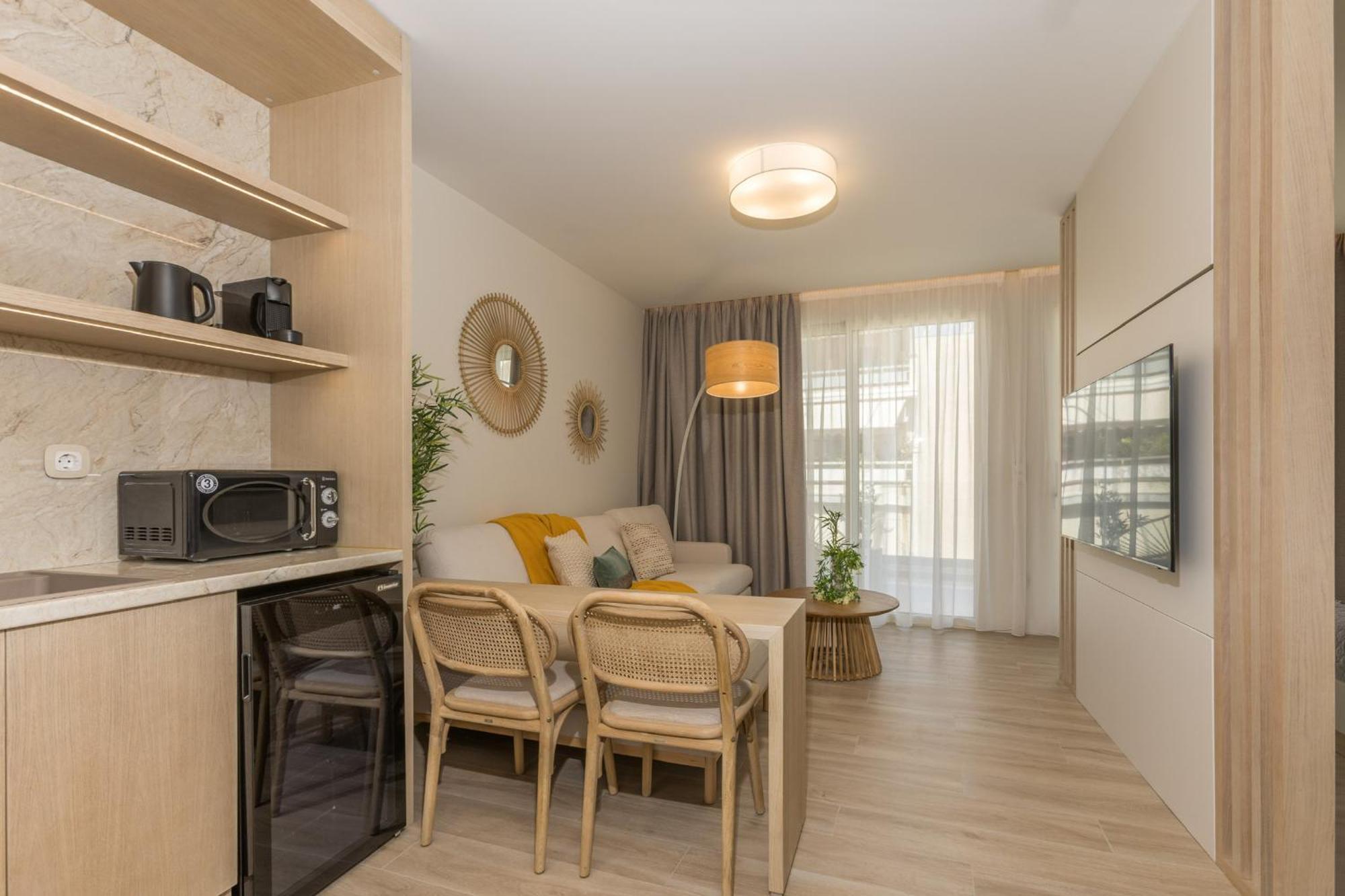 The Mediterranean Suites Piraeus Exterior photo